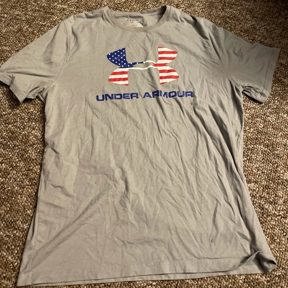 Men’s L Under Armour T-Shirt